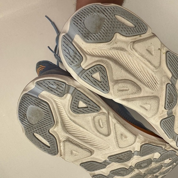 Hoka One One Clifton 9 “Airy Blue” Running Shoes Women's Size 11 Wide - Picture 11 of 14